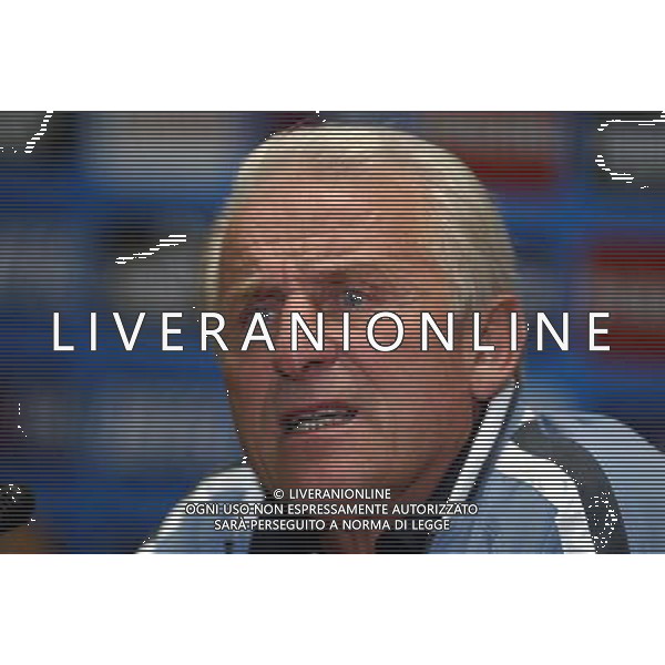 Coverciano (Fi) 07/10/2003 Allenamento della nazionale di calcio Nella foto: Trapattoni Giovanni Ph Gianni Nucci/Aldo Liverani