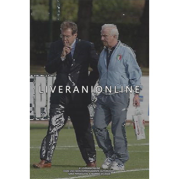 Coverciano (Fi) 07/10/2003 Allenamento della nazionale di calcio Nella foto: Trapattoni Giovanni con l\'amministratore delegato della Fuji Italia Ph Gianni Nucci/Aldo Liverani