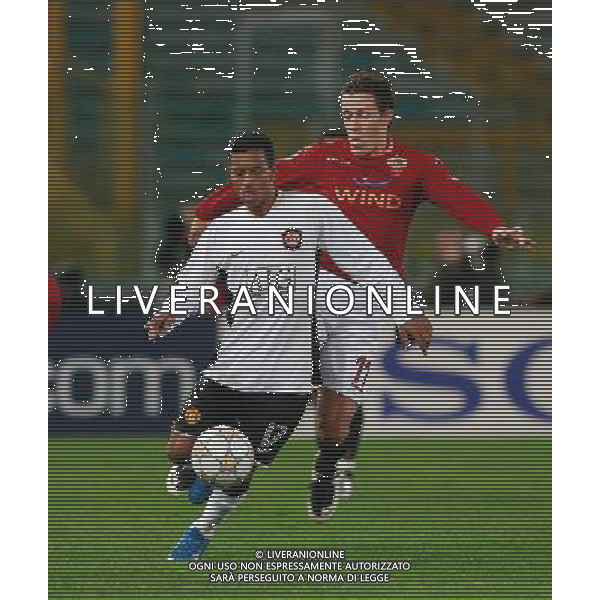 Roma Vs Manchester United 12 / 12 / 2007 - Uefa Champions League 2007/2008 - fase a gironi 6a giornata Gruppo F nella foto: Nani contrastato da Taddei ph Corradetti / ag. Aldo Liverani Sas