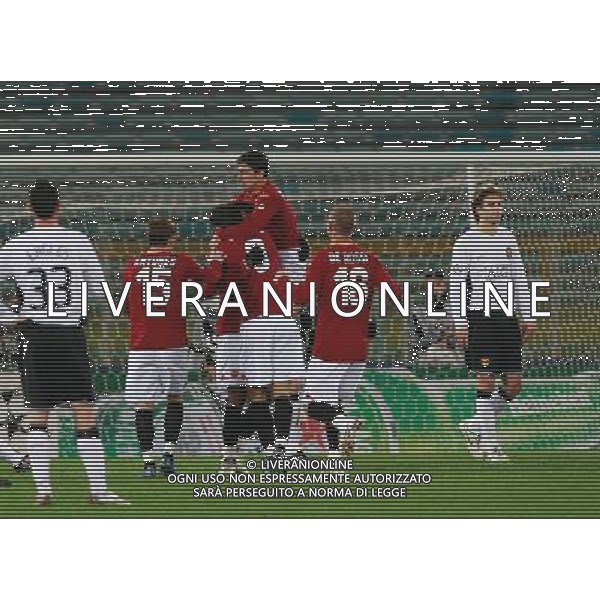 Roma - Manchester United - 12 / 12 / 2007 - Uefa Champions League 2007/2008 - fase a gironi 6a giornata Gruppo F nella foto: i giocatori della Roma esultano dopo il gol del pareggio di Alessandro Faiolhe Amantino Mancini del 1-1 ph Corradetti / ag. Aldo Liverani Sas