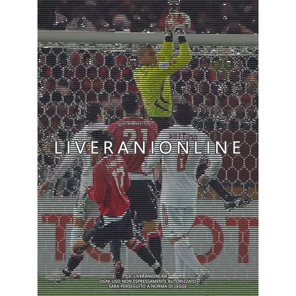 FIFA Club World Cup Japan 2007 Yokohama - 13.12.2007 Milan(ITA)vsUrawa Red Diamonds(JPN) Nella Foto:nelson Dida in uscita alta /Ph.Vitez-Ag. Aldo Liverani