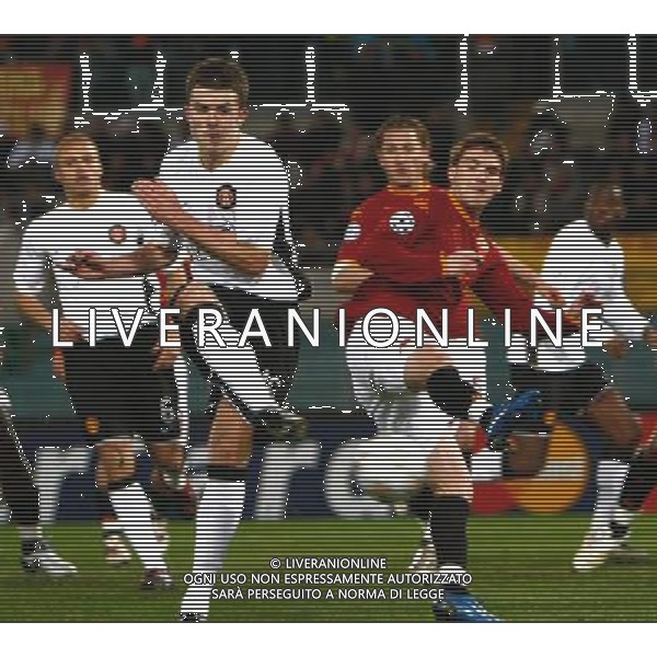 Roma - Manchester United - 12 / 12 / 2007 - Uefa Champions League 2007/2008 - fase a gironi 6a giornata Gruppo F nella foto: Michael CARRICK e Vitorino Gabriel Pacheco ANTUNES ph Corradetti / ag. Aldo Liverani Sas