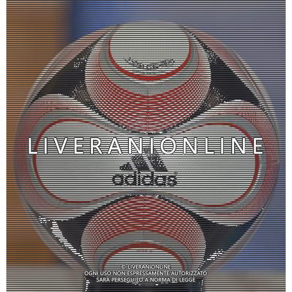 FIFA Club World Cup Japan 2007 Tokyo - 14.12.2007 Conferenza Stampa FIFA Nella Foto:Pallone Ufficiale con Sensore /Ph.Vitez-Ag. Aldo Liverani