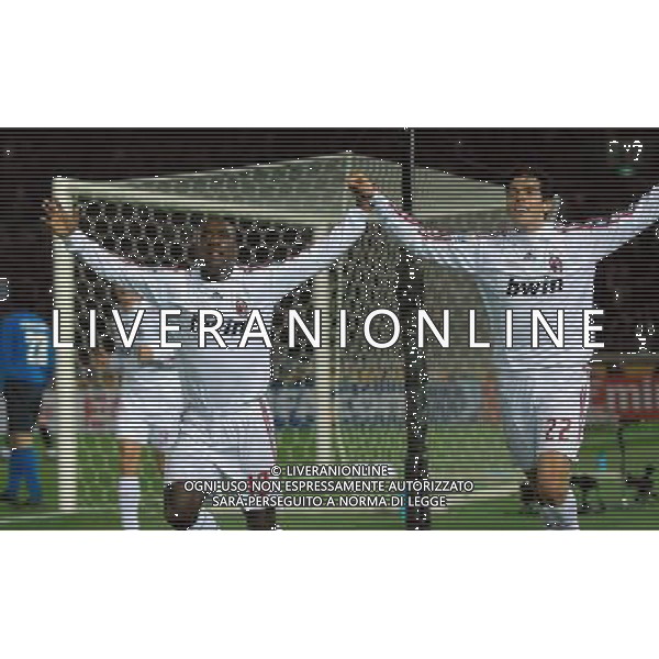 FIFA Club World Cup Japan 2007 Yokohama - 13.12.2007 Milan(ITA)vsUrawa Red Diamonds(JPN) Nella Foto:ESULTANZA DOPO IL GOL DI CLARENCE SEEDORF CON KAKA\' /Ph.Vitez-Ag. Aldo Liverani