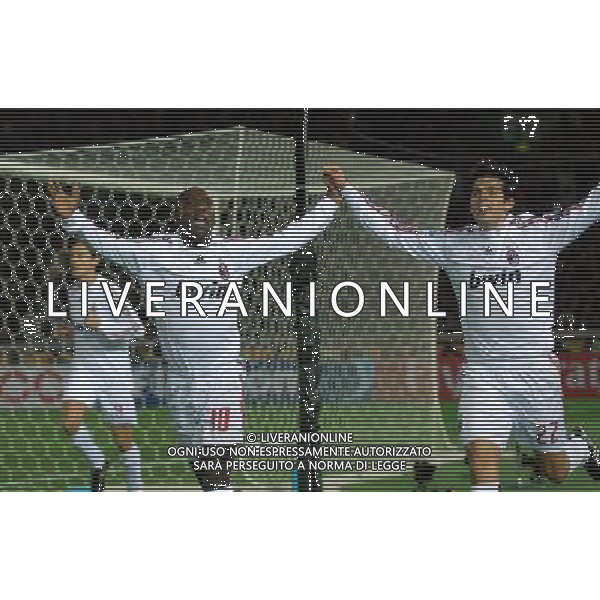 FIFA Club World Cup Japan 2007 Yokohama - 13.12.2007 Milan(ITA)vsUrawa Red Diamonds(JPN) Nella Foto:ESULTANZA DOPO IL GOL DI CLARENCE SEEDORF CON KAKA\' /Ph.Vitez-Ag. Aldo Liverani