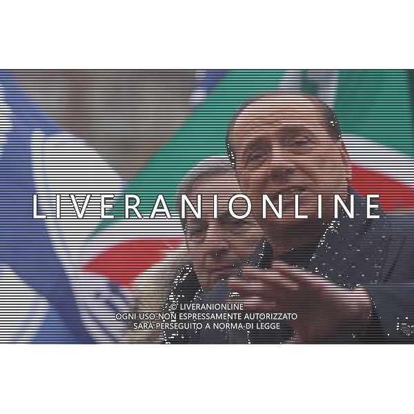 MILANO 15 DICEMBRE 2007 COMIZIO DI SILVIO BERLUSCONI IN PIAZZALE LAGOSTA, IN OCCASIONE DELLA MANIFESTAZIONE DEL PARTITO PENSIONATI NELLA FOTO: CARLO FATUZZO E SILVIO BERLUSCONI PH FRANKY B - AG ALDO LIVERANI