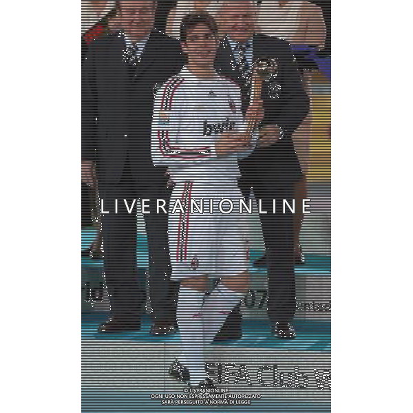 FIFA Club World Cup Japan 2007 Finale 1¡- 2¡Posto Yokohama - 16.12.2007 Milan(ITA)vsBoca Juniors(ARG) Nella Foto: premiazione di Kaka\' che riceve il golden ball /Ph.Vitez-Ag. Aldo Liverani