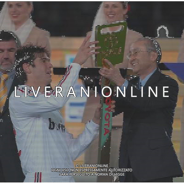 FIFA Club World Cup Japan 2007 Finale 1¡- 2¡Posto Yokohama - 16.12.2007 Milan(ITA)vsBoca Juniors(ARG) Nella Foto: premiazione di Kaka\' riceve il premio Toyota /Ph.Vitez-Ag. Aldo Liverani
