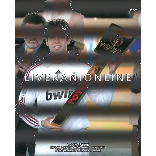 FIFA Club World Cup Japan 2007 Finale 1¡- 2¡Posto Yokohama - 16.12.2007 Milan(ITA)vsBoca Juniors(ARG) Nella Foto: premiazione di Kaka\' riceve il premio Toyota /Ph.Vitez-Ag. Aldo Liverani