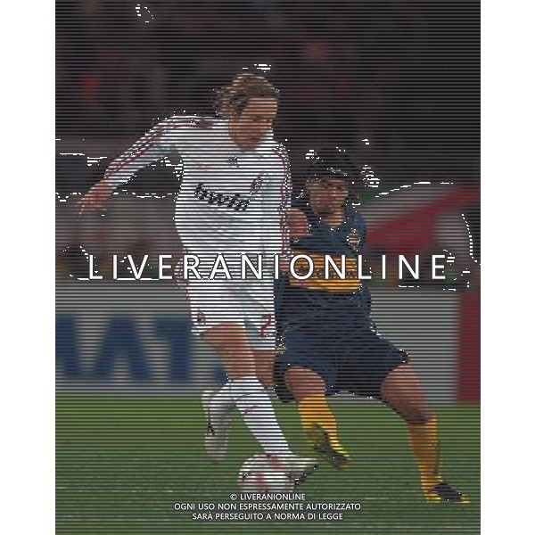 FIFA Club World Cup Japan 2007 Finale 1°- 2° Posto Yokohama - 16.12.2007 Milan(ITA)vsBoca Juniors(ARG) Nella Foto:Ambrosini-Benaga /Ph.Vitez-Ag. Aldo Liverani
