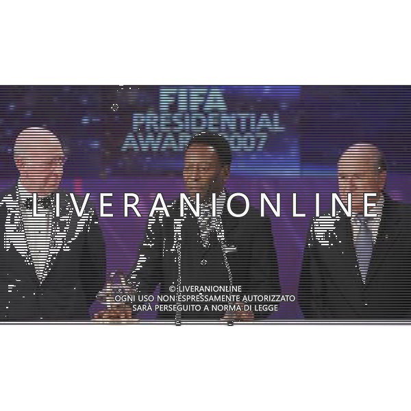 Zurigo 17 dicembre 2007 Fifa World Player Gala\' 2007 nella foto: Bobby Charlton Pele\' e Joseph Blatter foto Andry / Ag. Aldo Liverani