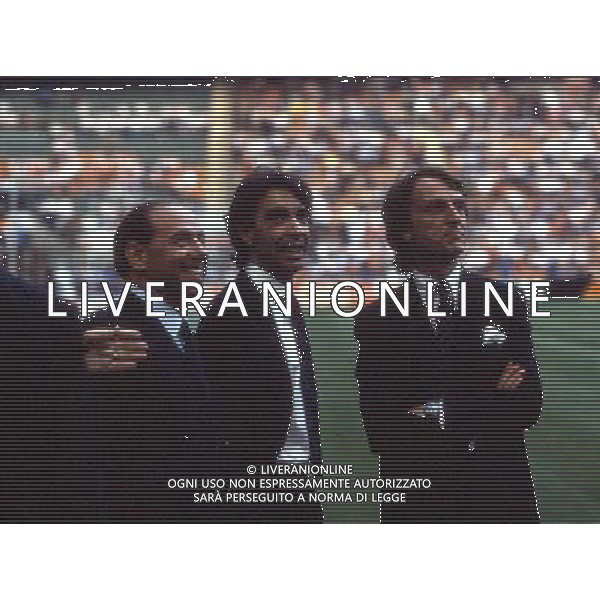 il Presidente Silvio Berlusconi con Massimo Moratti e Luca Cordero di Montezemolo allo Stadio Meazza di San Siro di Milano 1990 ph archivio ag. Aldo Liverani sas