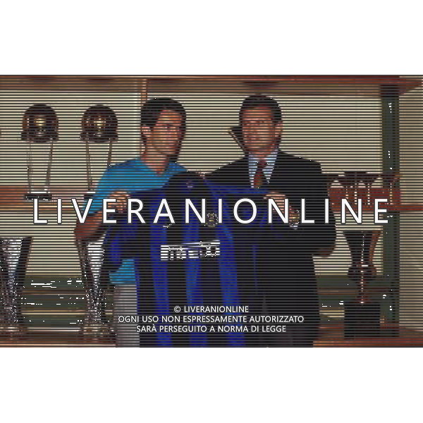 Christian Panucci Calciatore alla presentazione nella sede dell\'Internazionale con Giacinto Facchetti 1999/2000 Ph archivio Ag. Aldo Liverani sas