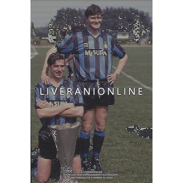 ARCHIVIO ALDO LIVERANI S A S NELLA FOTO ALDO SERENA-nicola berti con la coppa uefa AGALDO LIVERANI