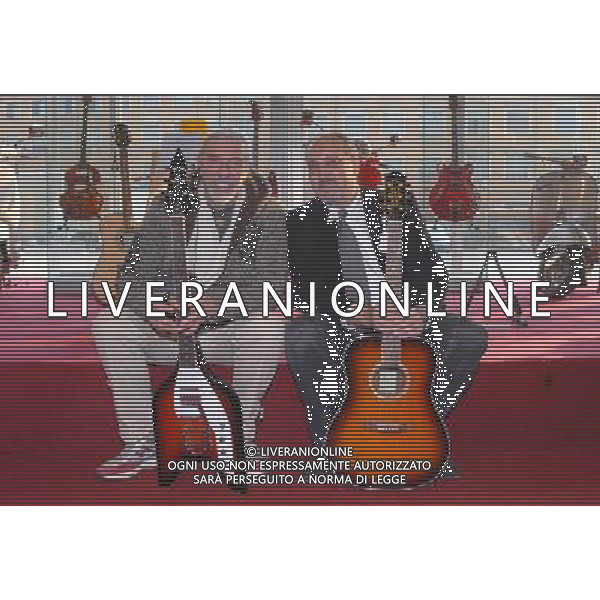 MILANO 10/1/2008 FABBRICA DEL VAPORE VIA PROCACCINI PRESENTAZIONE DELLO SPETTACOLO MUSICALE: -SARA\' UNA BELLA SOCIETA\'- NELLA FOTO SHEL SHAPIRO E GIOVANNI MATARAZZO DIRETTORE MARKETING EKO SOUND FOTO MARIO ROMANO/AG ALDO LIVERANI