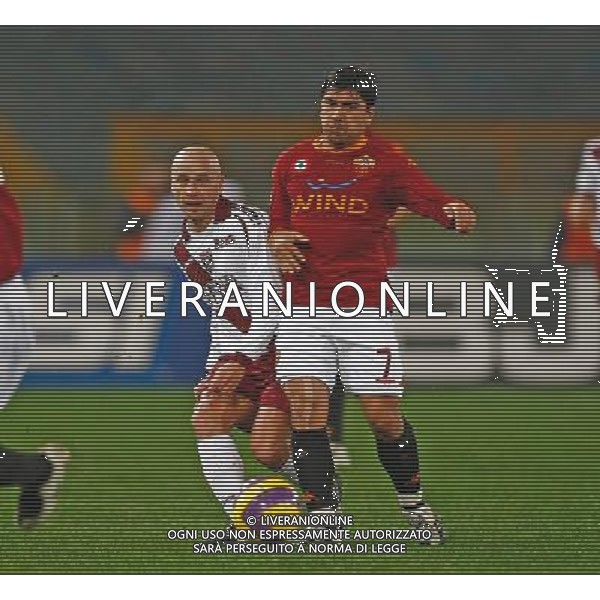 Roma - Torino 16/01/2008 Coppa Italia TIM CUP 2007/2008 Ottavi di finale ritorno nella foto: eugenioCorini e Pizarro David ph Corradetti / ag. Aldo Liverani sas