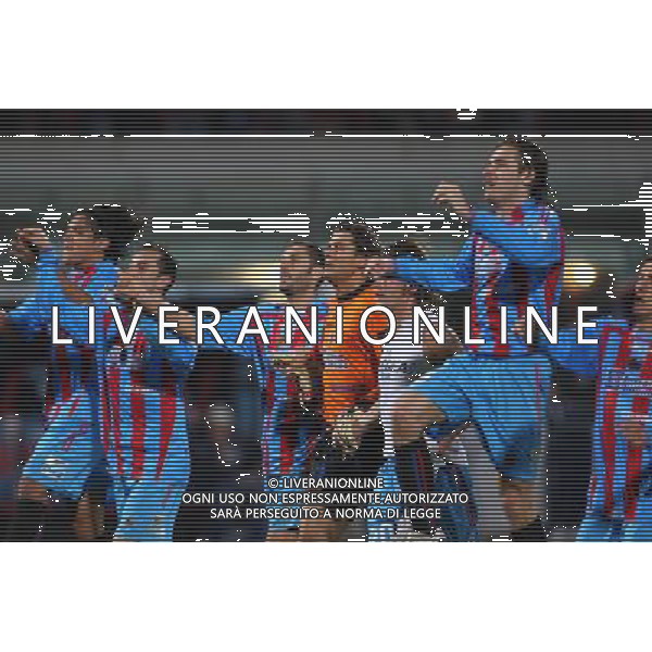 GIUSEPPE SERGI - ALDO LIVERANI 16-1-08 CATANIA CATANIA MILAN COPPA ITALIA TIM CUP 2007-08 Nella foto: ESULTANZA CATANESE A FINE GARA PER LA QUALIFICAZIONE OTTENUTA AG ALDO LIVERANI