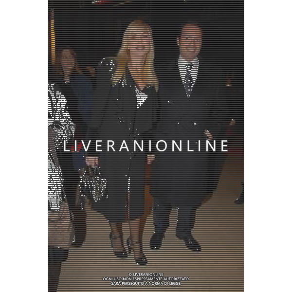 ROMA 16 GENNAIO 2008 TEATRO SISTINA PRIMA DELLO SPETTACOLO DI LORETTA GOGGI \'SE STASERA SONO QUI\' NELLA FOTO: MATILDE BRANDI E MARCO FOTO AGENZIA ALDO LIVERANI