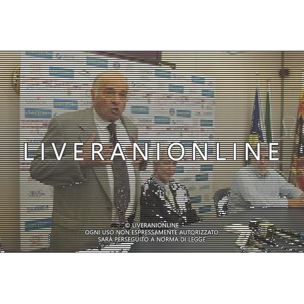 Presentazione Nuovo Presidente Verona Calcio 10/10/03 nella foto il nuovo presidente Conte Piero Arvedi degli Emilei con Pastorello* fotoexpress/Agenzia Aldo Liverani