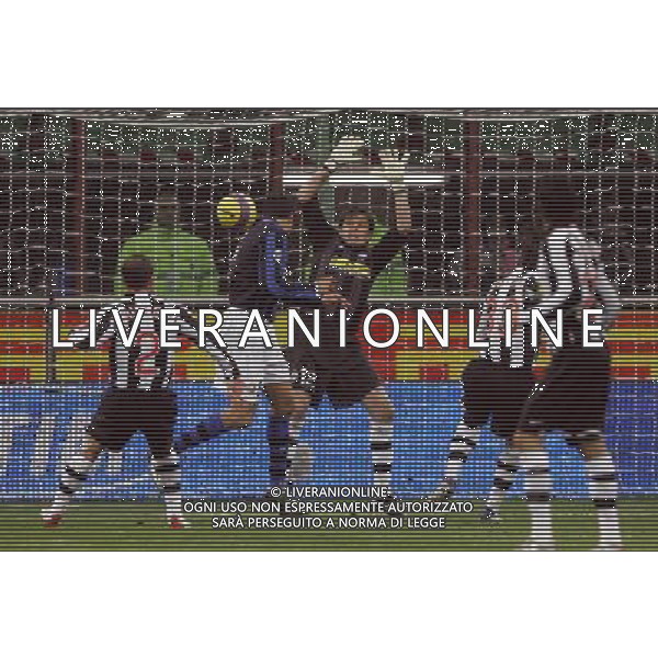 Inter - Juventus Coppa Italia Tim Cup 23/01/2008 nella foto il primo gol di julio cruz del 1-0 ph luzzani/Ag. Aldo Liverani sas
