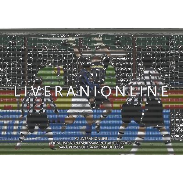 Milano 24/01/2008 coppa italia tim 2007/08 inter-juventus 2:2 nella foto gol julio cruz ph marco luzzani/ag aldo liverani s.a.s.