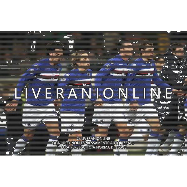 Sampdoria - Roma Tim Cup 2007 2008 23-01-2008 Genova Nella foto: esultanza a fine gara con Saluto finale dei calciatori della Sampdoria rivolto ai tifosi ©Alessandro Falzone/Press Photo/Ag. Aldo Liverani
