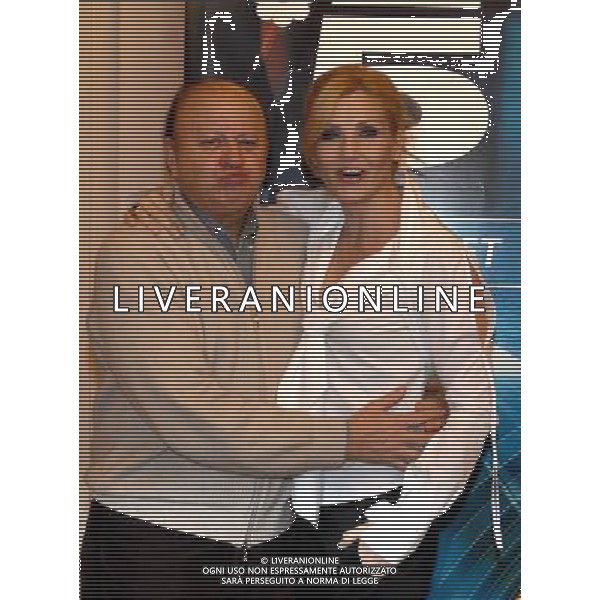 MILANO 25/1/2008 VIA MANZONI, 25 PRESENTAZIONE DELLA NUOVA EDIZIONE DI \'LA SAI ULTIMA\' NELLA FOTO LORELLA CUCCARINI E MASSIMO BOLDI FOTO MARIO ROMANO/AG ALDO LIVERANI