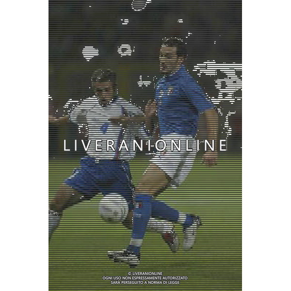 Reggio Calabria 11/10/2003 Italia-Arzebaijan qualificazioni Euro 2004 nella foto Gianluca Zambrotta e Mamedov* Agenzia Aldo liverani