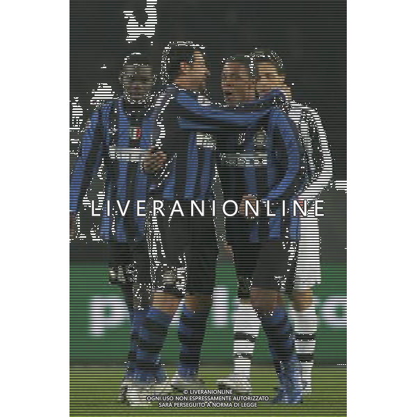 Juventus Inter Coppa Italia Tim Cup 2007/2008 30-01-2008 Torino Nella foto: esultanza dell\'inter dopo il secondo gol di Balotelli del 2-3 con dejan stankovic ©Manuela Viganti/Press Photo/Ag. Aldo Liverani sas