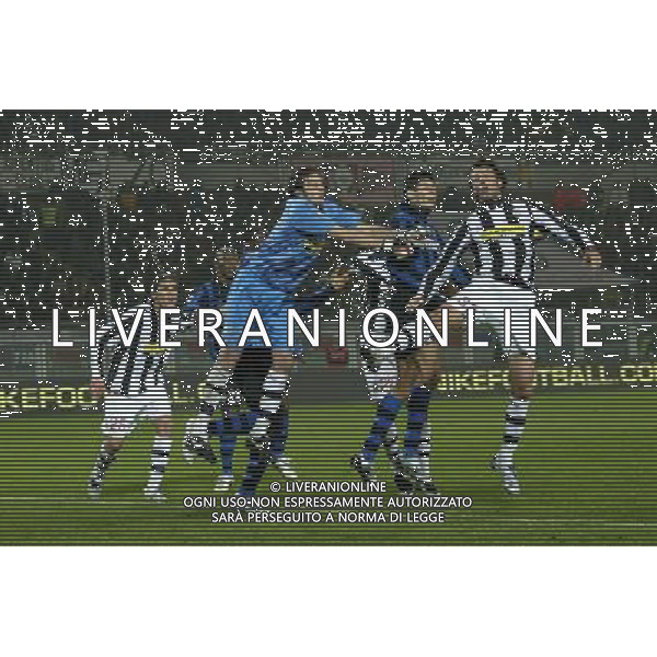 Juventus - Inter Coppa Italia Tim 2007/2008 30-01-2008 Nella foto: Emanuele Belardi anticipa Julio cruz ©Alessandro Falzone/Press Photo/Ag. Aldo Liverani