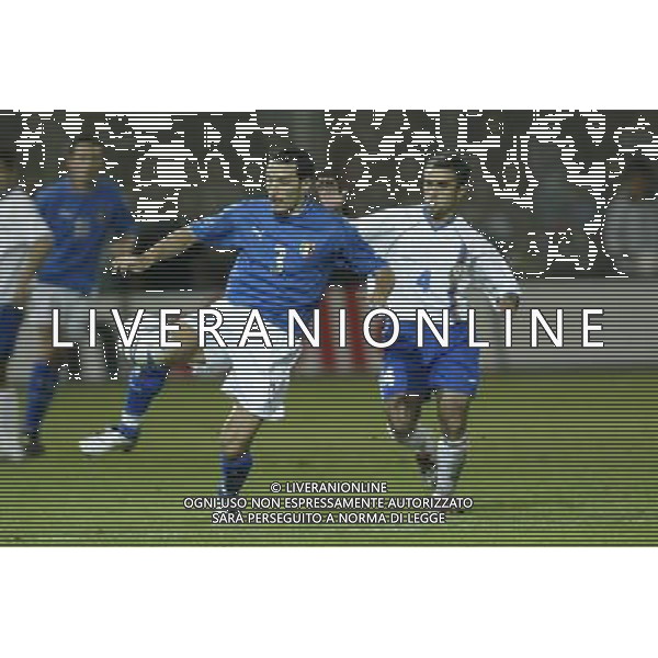 Reggio Calabria 11/10/2003 Italia-Arzebaijan qualificazioni Euro 2004 nella foto Gianluca Zambrotta e Mamedov* Agenzia Aldo liverani