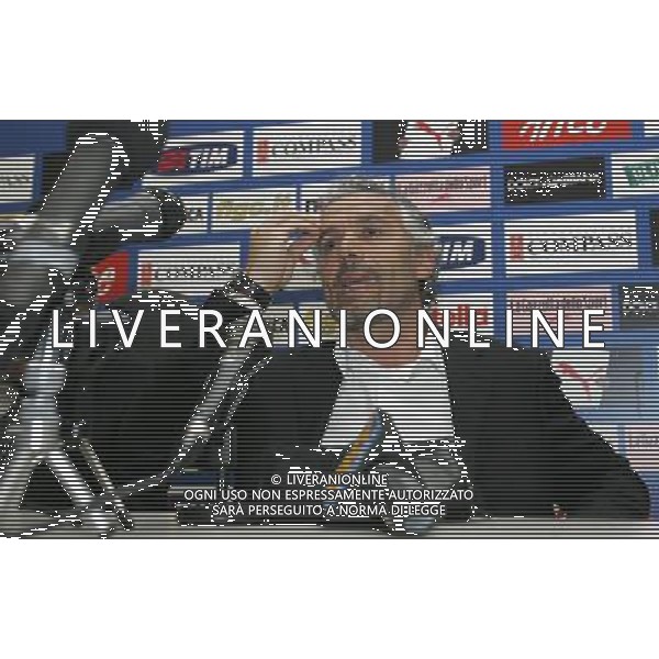Raduno e Allenamento della Nazionale Italiana a Milano 04/02/2008 nella foto roberto donadoni in conferenza stampa ph Luzzani/Ag. Aldo liverani sas 