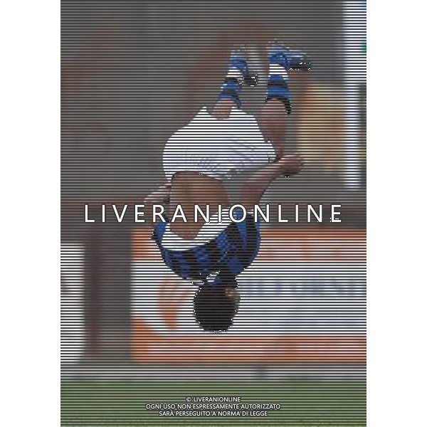 Inter - Cisco Roma 60a Coppa Carnevale Torneo di Viareggio 2008 Ponsacco(FI) - 06.02.2008 Nella Foto: esultanza con capriola di Obi Joel Chukwuma (Sequenza) Ph.Vitez/Ag. Aldo Liverani Sas