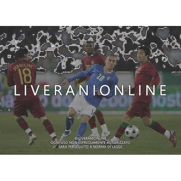 Italia - Portogallo amichevole Zurigo 06/02/2008 nella foto daniele de rossi con deco e maniche ph luzzani/Ag. Aldo Liverani sas