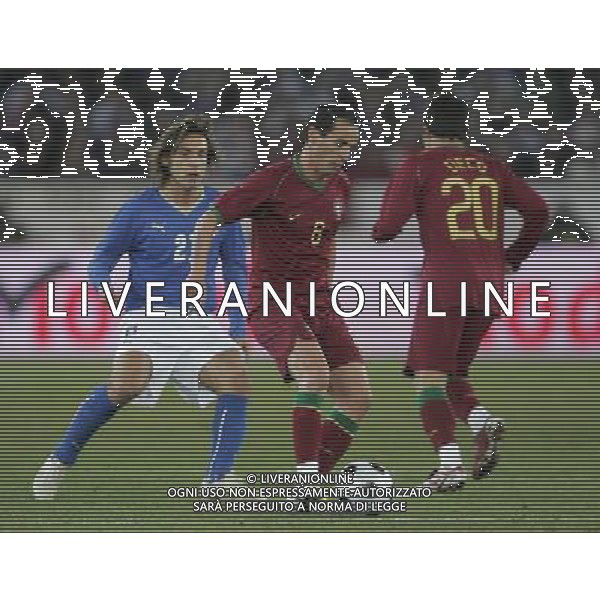 Zurigo (CH) 06-02-2008 amichevole preparazione euro 2008 italia-portogallo 3 : 1 nella foto petit e andrea pirlo ph marco luzzani/ag aldo liverani s.a.s.