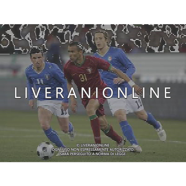 Zurigo (CH) 06-02-2008 amichevole preparazione euro 2008 italia-portogallo 3 : 1 nella foto antonio di natale, bosingwa e massimo ambrosini ph marco luzzani/ag aldo liverani s.a.s.