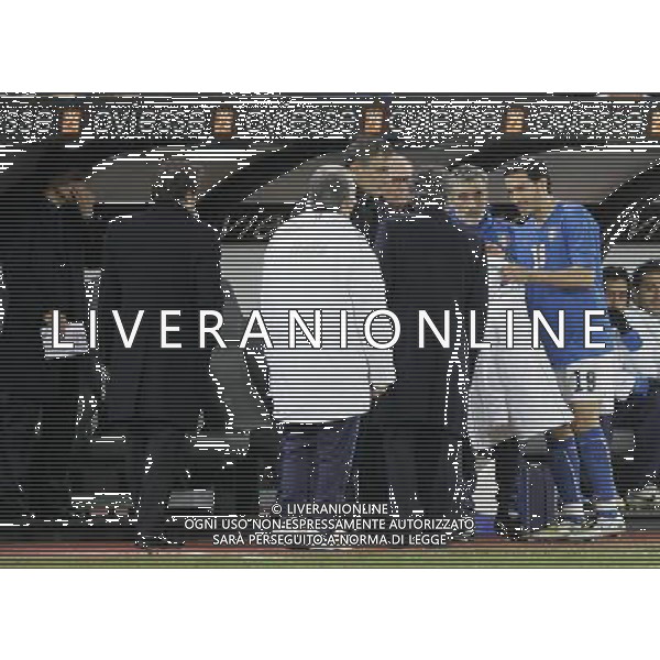 Zurigo (CH) 06-02-2008 amichevole preparazione euro 2008 italia-portogallo 3 : 1 nella foto gianluca zambrotta esce dal campo e parla con roberto donadoni ph marco luzzani/ag aldo liverani s.a.s.