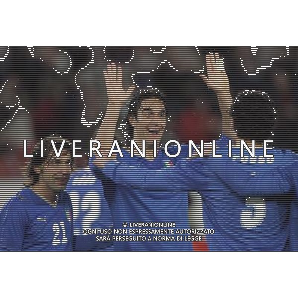 Zurigo (CH) 06-02-2008 amichevole preparazione euro 2008 italia-portogallo 3 : 1 nella foto luca toni esulta dopo il gol con i compagni ph marco luzzani/ag aldo liverani s.a.s.