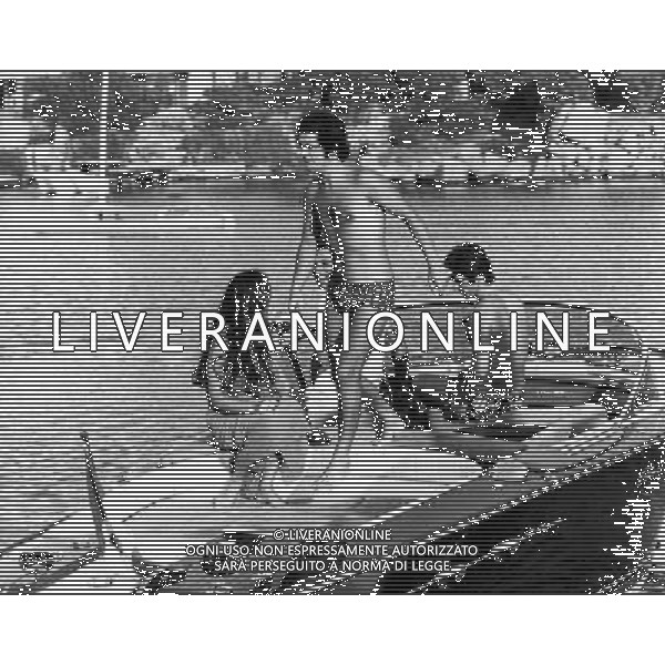 Il Finanziere Franco Ambrosio sulla sua barca con Gianni Rivera (anni \'70) ph archivio Ag. Aldo Liverani sas retrospettiva