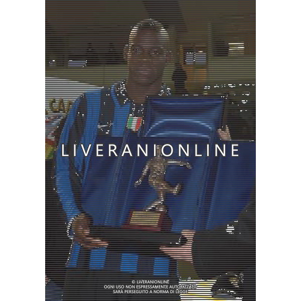 60° Coppa Carnevale di Viareggio 2008 Viareggio - 13.02.2008 Inter-Empoli Nella Foto:Balotelli premiato come capocannoniere /Ph.Vitez-Ag. Aldo Liverani