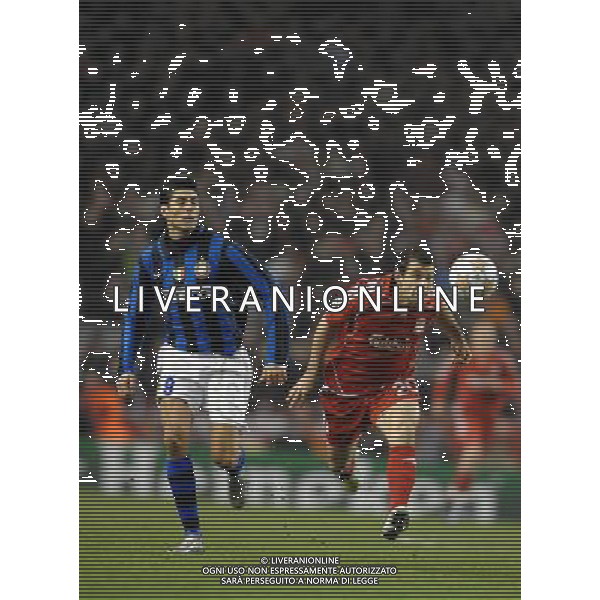 Liverpool - Inter 19.02.2008 Champions League 2007/2008 Ottavi di Finale Andata Nella Foto: Mascherano e julio Cruz Ph.Vitez/Ag. Aldo Liverani