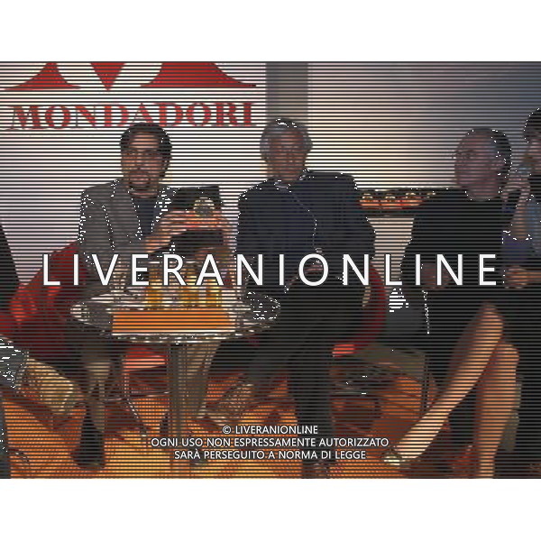PAOLO CAVALLONE - PAOLO BUGLIONI - ERMINIO PEROCCO - PRESENTAZIONE DI \' QUESTIONE DI PEELING\' - IL LIBRO DEL GORILLA ALLA MONDADORI RETAIL DI VIA MARGHERA A MILANO. FOTO ANTONIO SORANO - AG. ALDO LIVERANI sas 