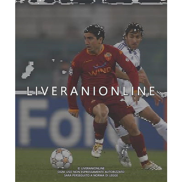 Roma - Real Madrid (2-1) 19/02/2008 Uefa Champions League 2007/2008 Ottavi di finale andata nella foto: David Marcelo Cortes PIZARRO e Gonzalez Blanco RAUL ph Corradetti / ag. Aldo Liverani