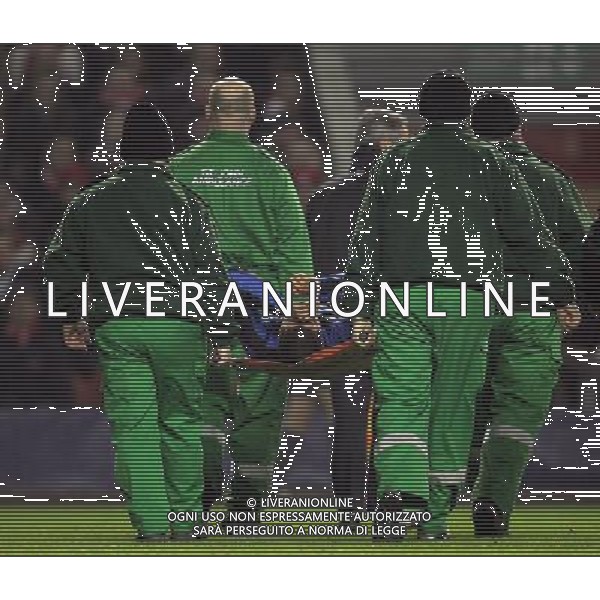 Ivan Cordoba lascia il campo in barella infortunato Liverpool - Internazionale Milan - Champions League Anfield in Liverpool (UK) on 19/02/2008 Picture By Marcello Pozzetti©IPS/Ag. Aldo Liverani ONLY ITALY 