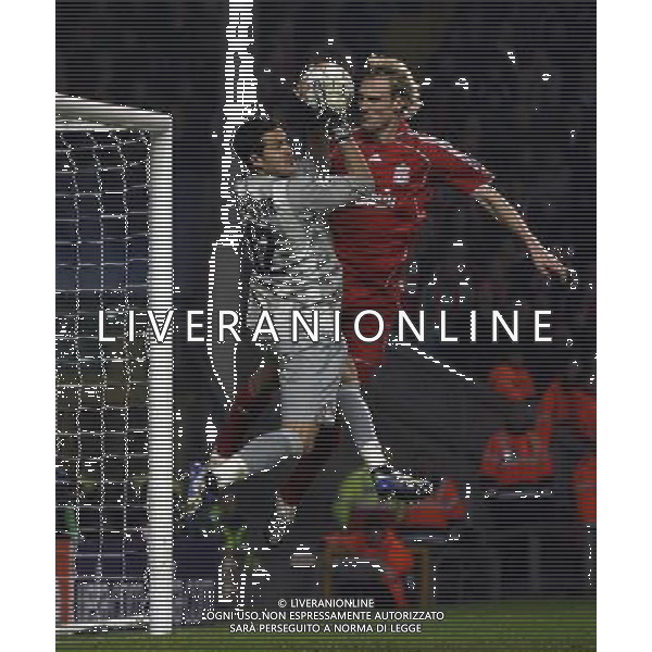 julio cesar in parata su Sami Hyypia Liverpool - Internazionale Milan - Champions League Anfield in Liverpool (UK) on 19/02/2008 Picture By Marcello Pozzetti©IPS/Ag. Aldo Liverani ONLY ITALY 