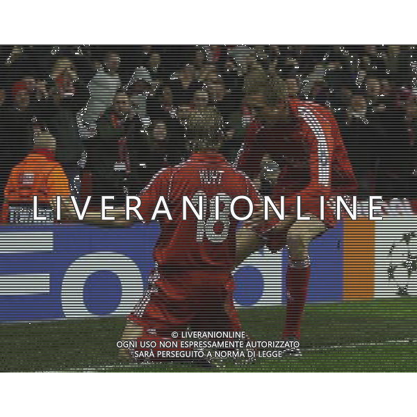 esultanza dopo il gol di Dirk Kuyt Liverpool - Internazionale Milan - Champions League Anfield in Liverpool (UK) on 19/02/2008 Picture By Marcello Pozzetti©IPS/Ag. Aldo Liverani ONLY ITALY 