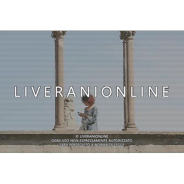 TELEFILM\'IL MARESCIALLO ROCCA E L\'AMICO D\'INFANZIA\' NELLA FOTO Veronica Pivetti AG ALDO LIVERANI