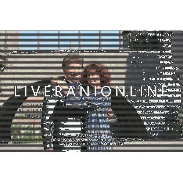 TELEFILM\'IL MARESCIALLO ROCCA E L\'AMICO D\'INFANZIA\' NELLA FOTO Gigi Proietti, Veronica Pivetti AG ALDO LIVERANI