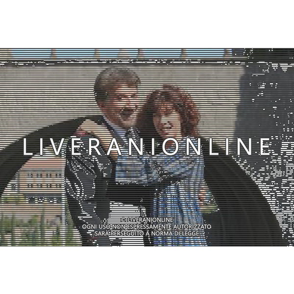 TELEFILM\'IL MARESCIALLO ROCCA E L\'AMICO D\'INFANZIA\' NELLA FOTO Gigi Proietti, Veronica Pivetti AG ALDO LIVERANI