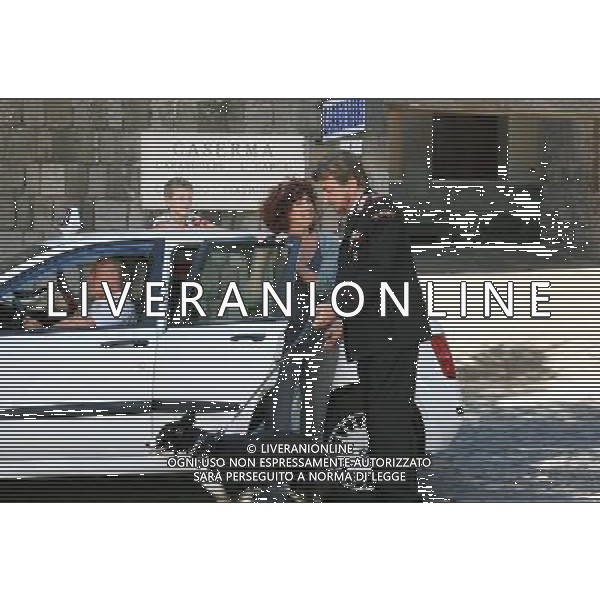 TELEFILM\'IL MARESCIALLO ROCCA E L\'AMICO D\'INFANZIA\' NELLA FOTO Gigi Proietti, Veronica Pivetti AG ALDO LIVERANI
